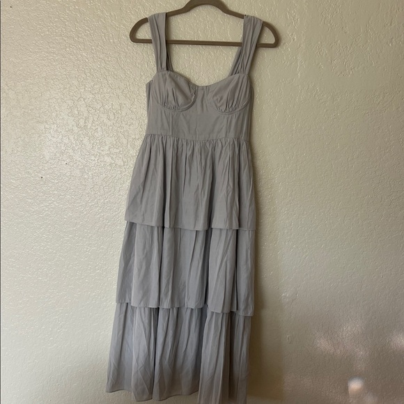 WeWoreWhat Light Gray / Light Blue Tiered Midi Size 6 - Picture 6 of 8